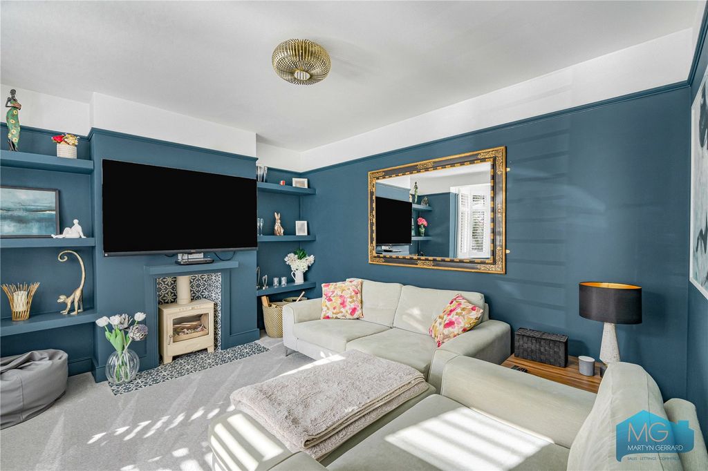 Property photo 2 of 41 Picture No. 27