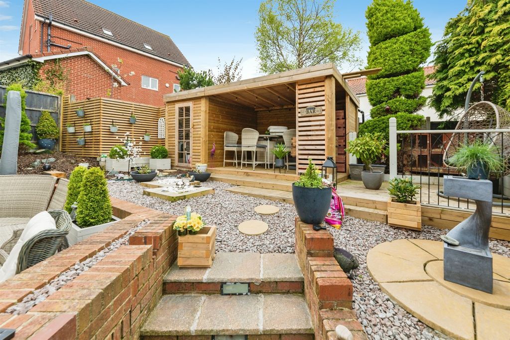 Property photo 3 of 17