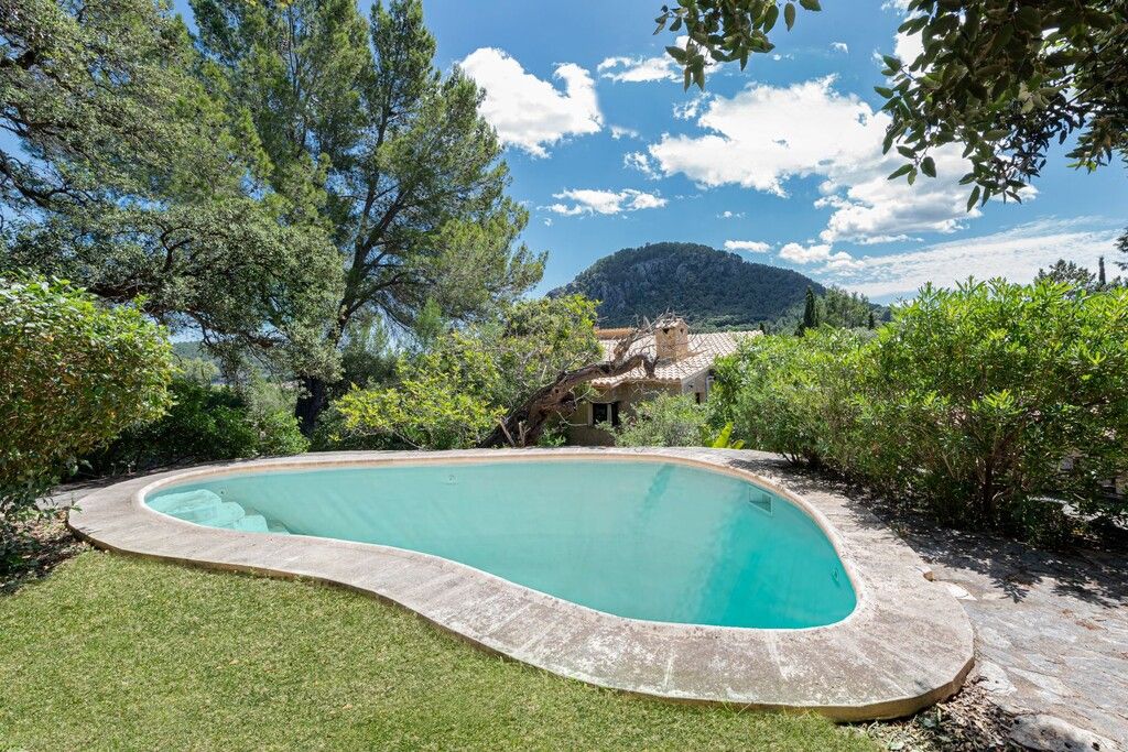 Property photo 1 of 16 Swimming Pool