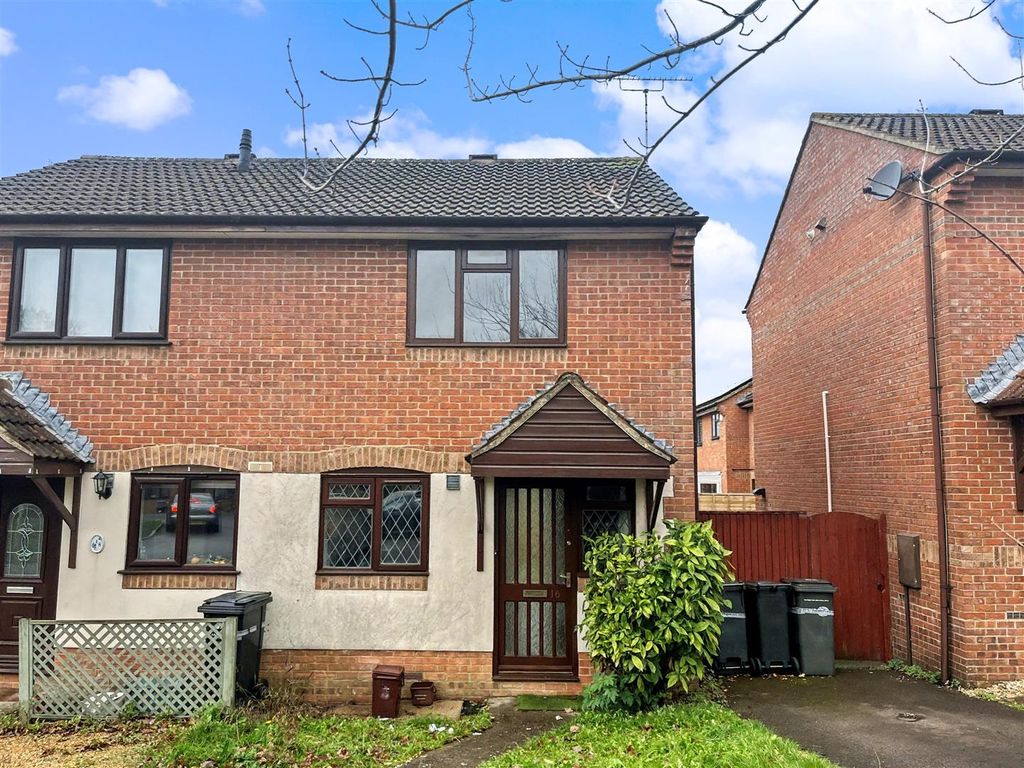 Property photo 1 of 8 16 Blackmore Chase.Jpeg