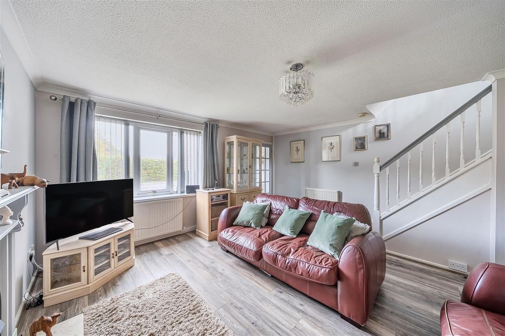 Property photo 2 of 25