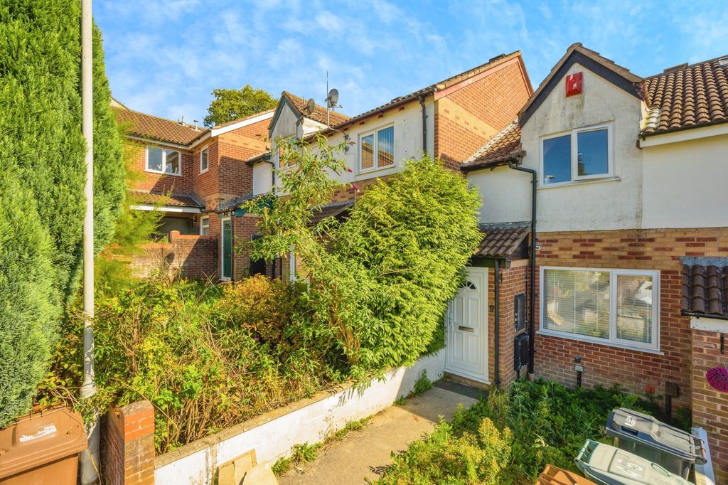 Property photo 1 of 11