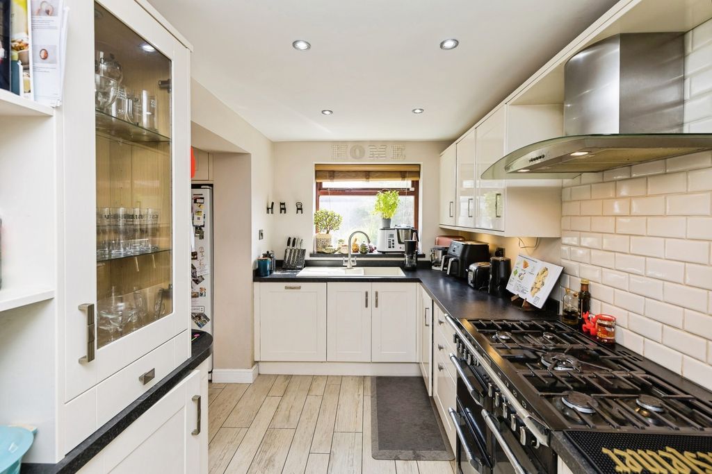 Property photo 3 of 22 Pbox-Img.Jpg