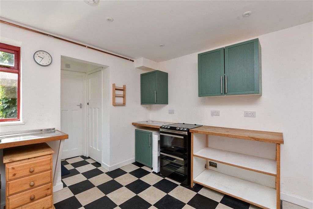 Property photo 3 of 15 Kitchen