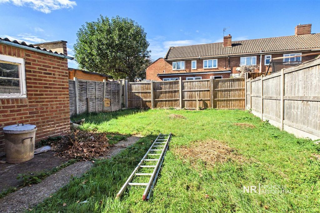 Property photo 3 of 12 Garden