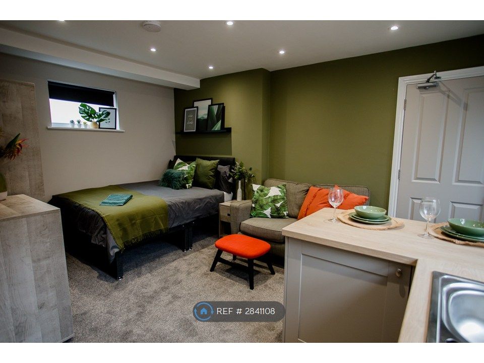 Property photo 3 of 19 Studio