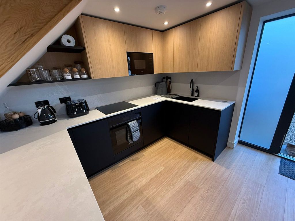 Property photo 1 of 13 Picture No. 21