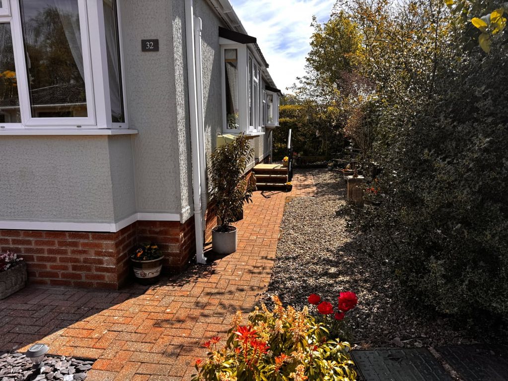 Property photo 2 of 36
