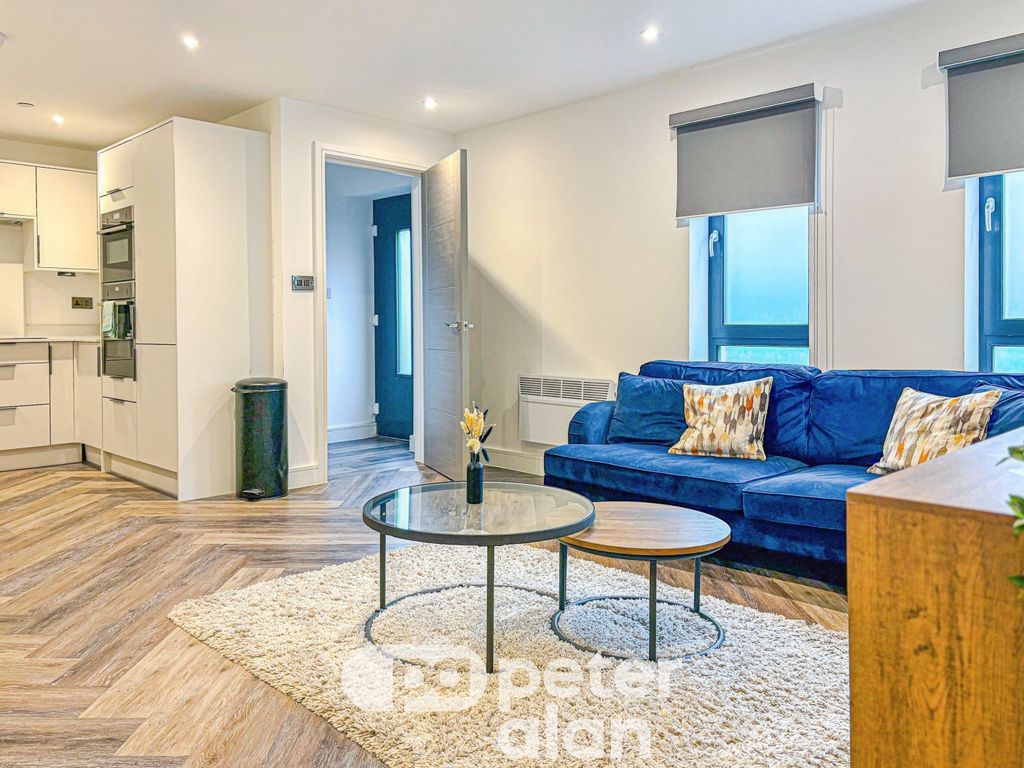 Property photo 2 of 21