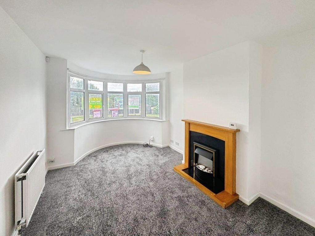 Property photo 2 of 13 Pbox-Living_Room-327034.Jpeg