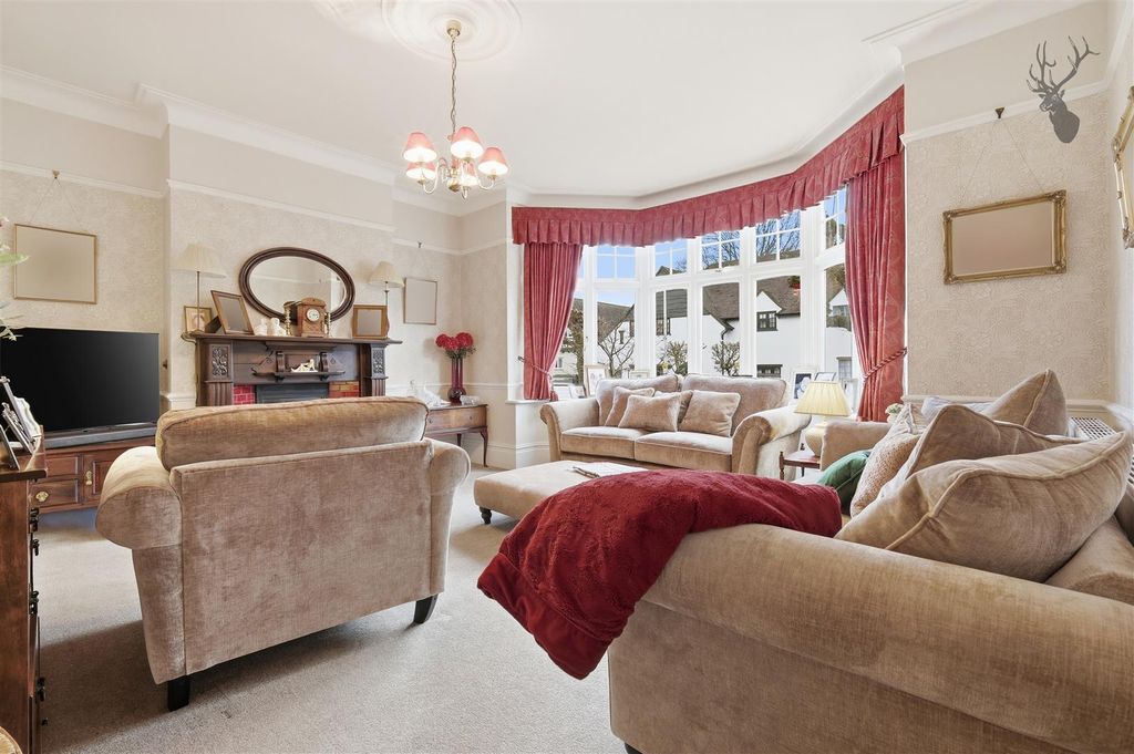 Property photo 2 of 37