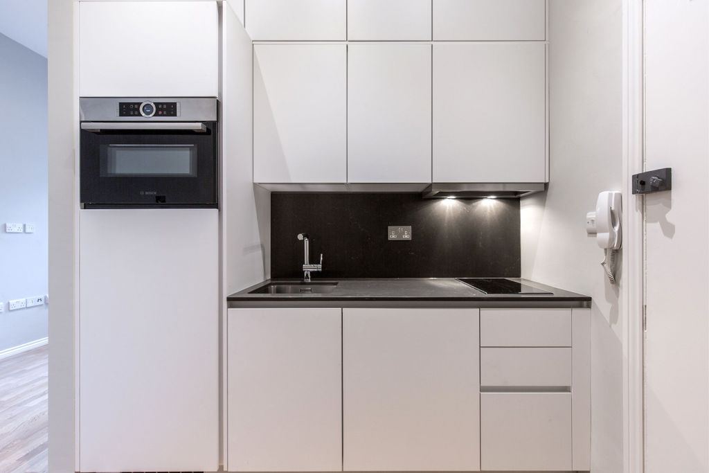 Property photo 1 of 10 Kitchen