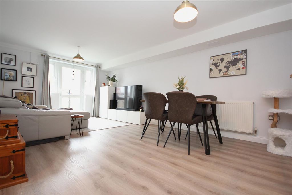 Property photo 2 of 8 Img_3070.Jpg