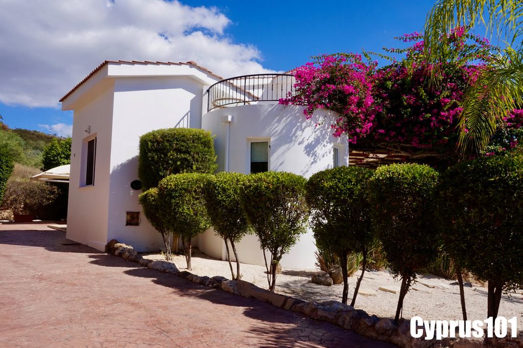 Property photo 2 of 40