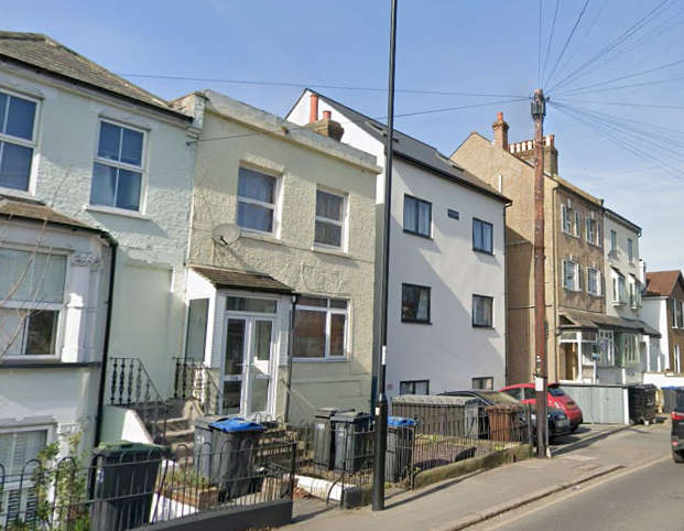 Property photo 1 of 2