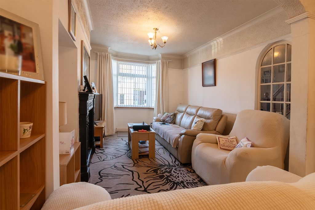 Property photo 3 of 44