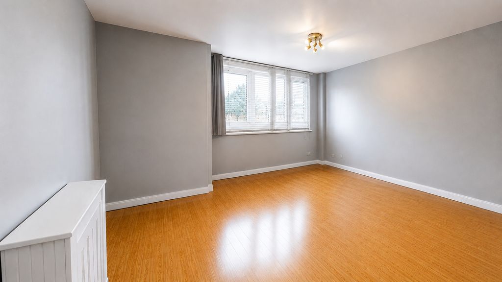 Property photo 2 of 17 Room_16x9