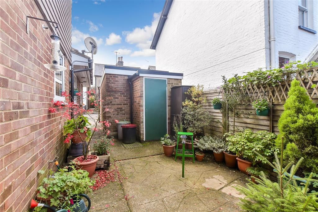 Property photo 1 of 12 Communal Gardens
