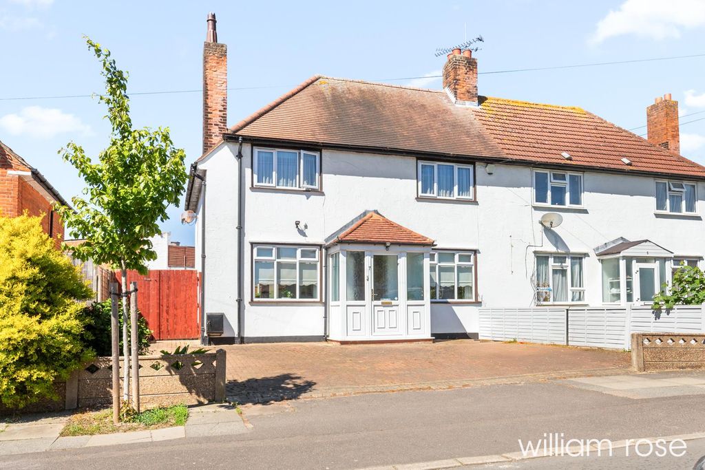 Property photo 1 of 18 Theydongrove_30.Jpg