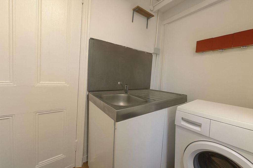 Property photo 3 of 3 Kitchen