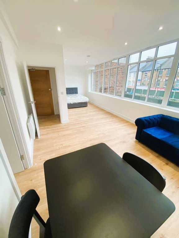 Property photo 1 of 7 1 Bed Studio To Rent High Road Finchley, London N12