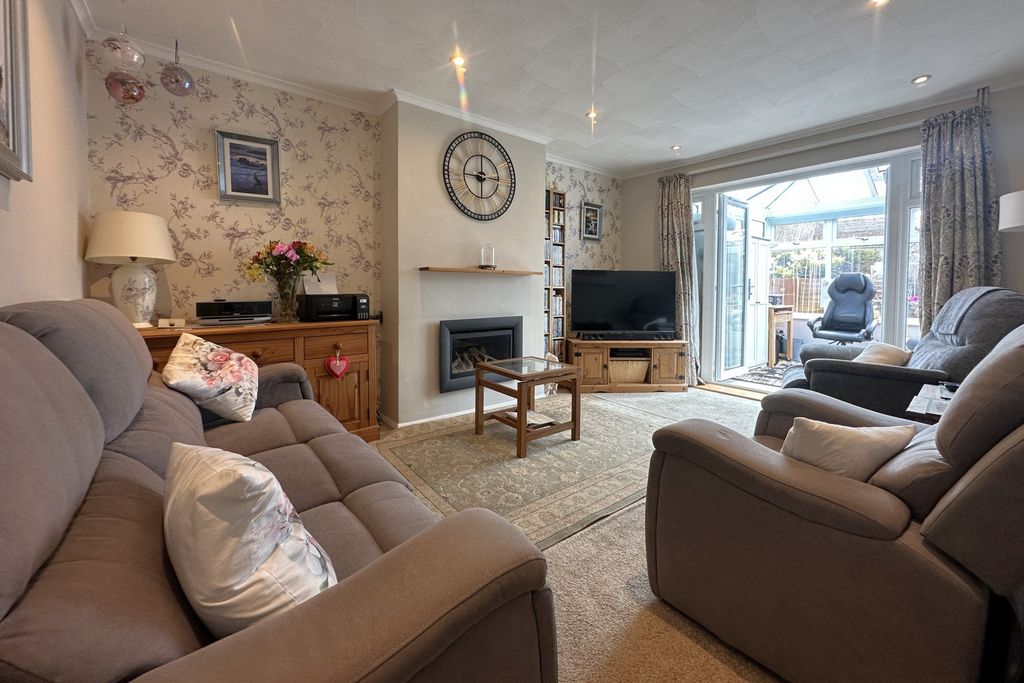 Property photo 2 of 12 Photo 4