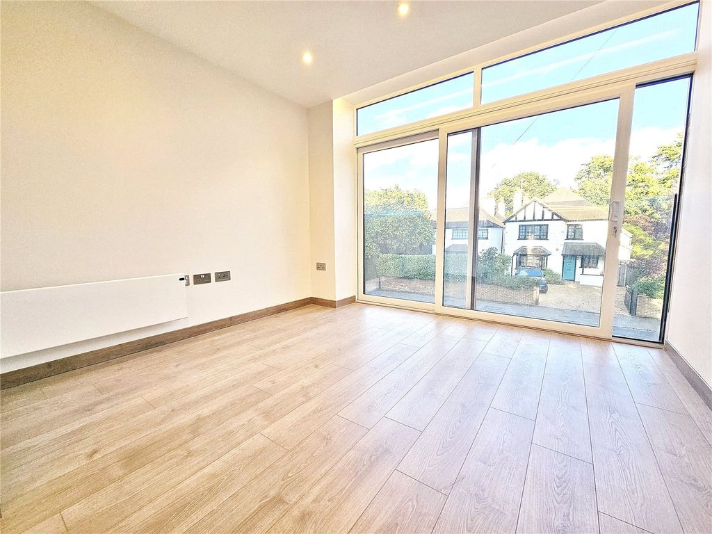 Property photo 2 of 6 Picture No. 06
