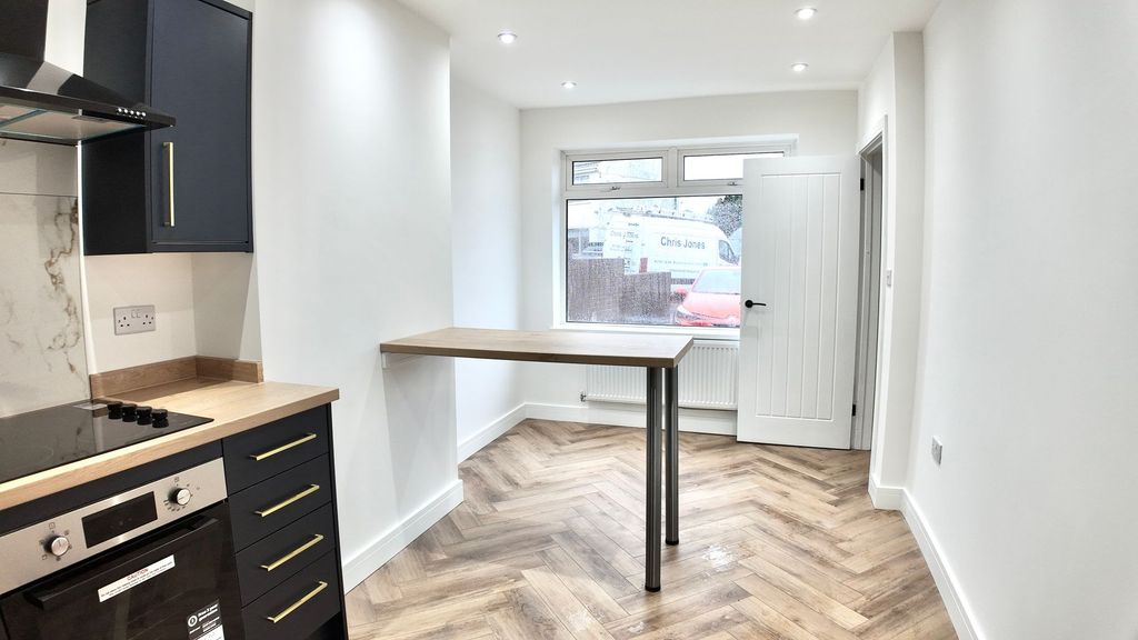 Additional image 6 of 3 bed semi-detached house for saleAlbertina Road, Newbridge NP11