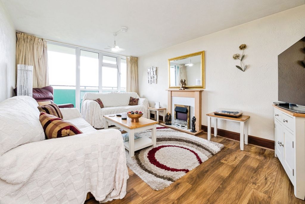 Property photo 2 of 15 Pbox-Img.Jpg