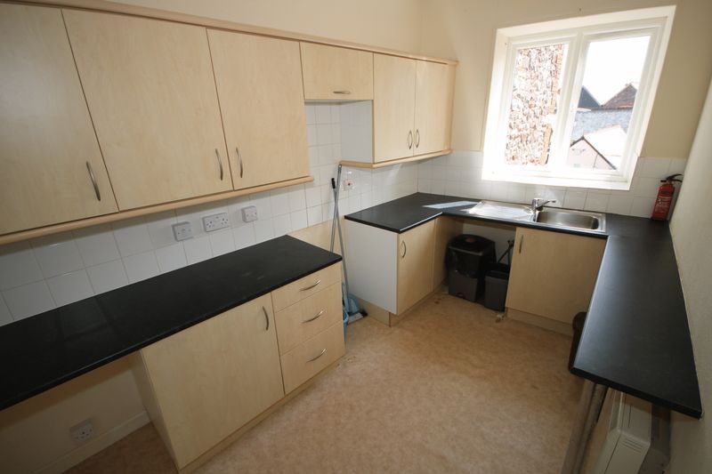 Property photo 1 of 6 Kitchen