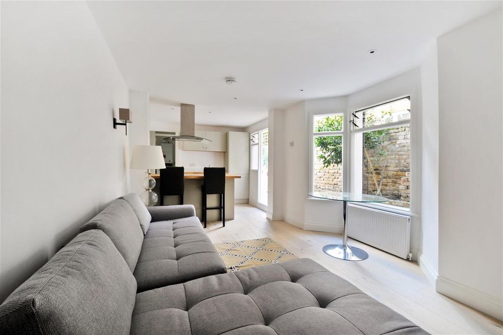 Property photo 1 of 8