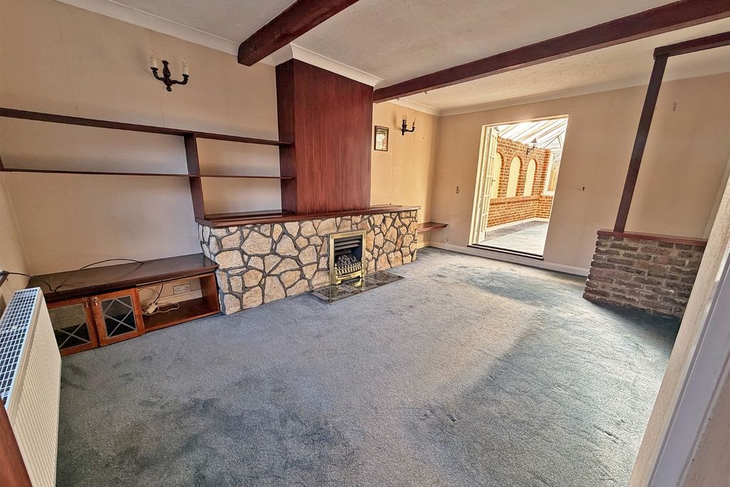 Property photo 2 of 12 4953795