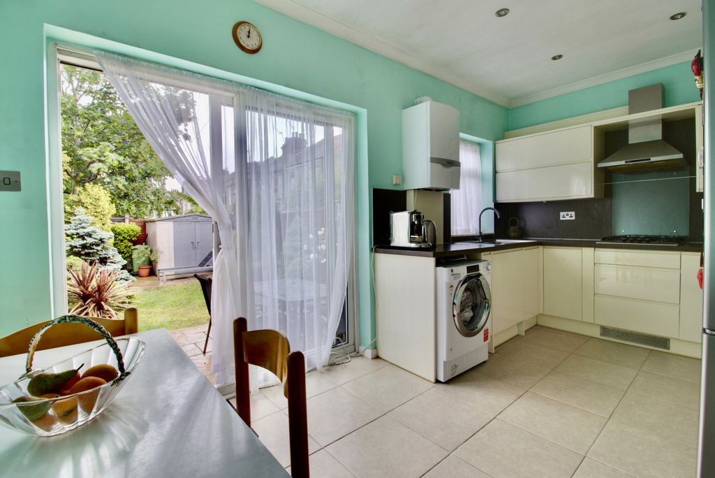 Property photo 3 of 22