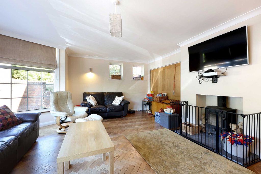 Property photo 3 of 18 Picture No. 30