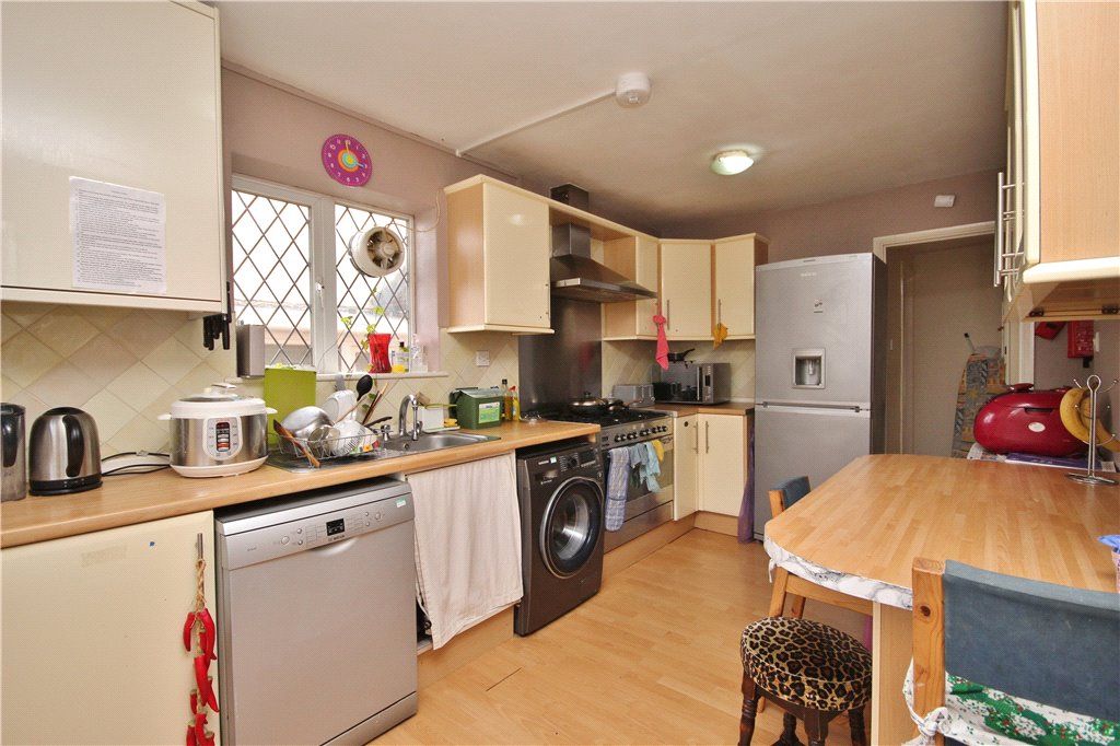 Property photo 2 of 4 Kitchen