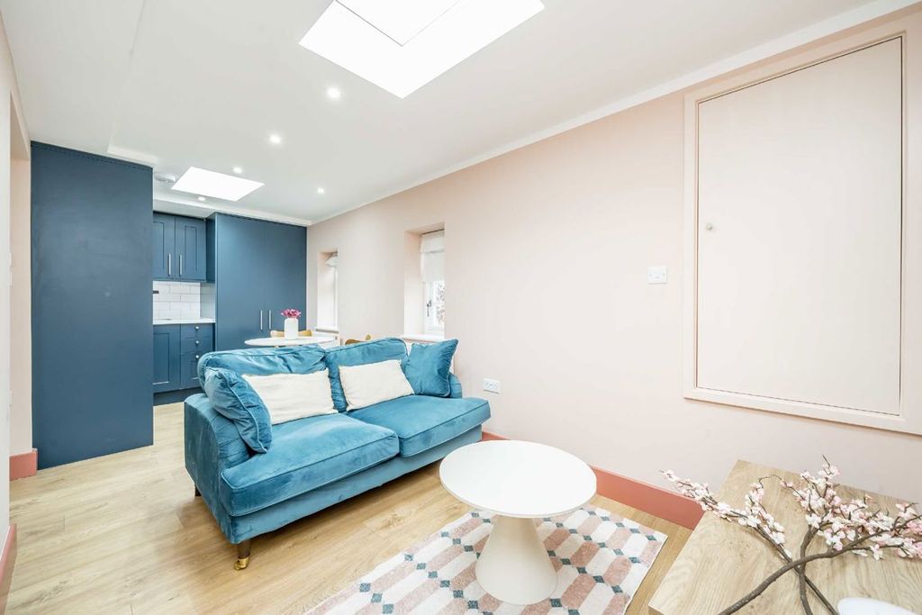 Property photo 2 of 4