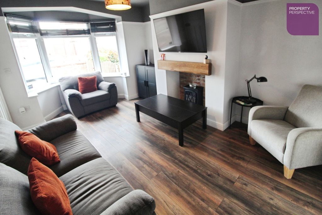 Property photo 2 of 10 Lounge
