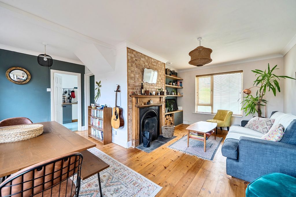 Property photo 3 of 21 6118192