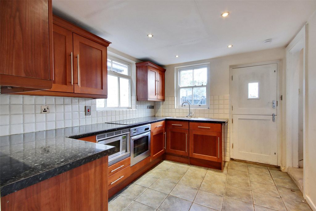 Property photo 3 of 7 Kitchen