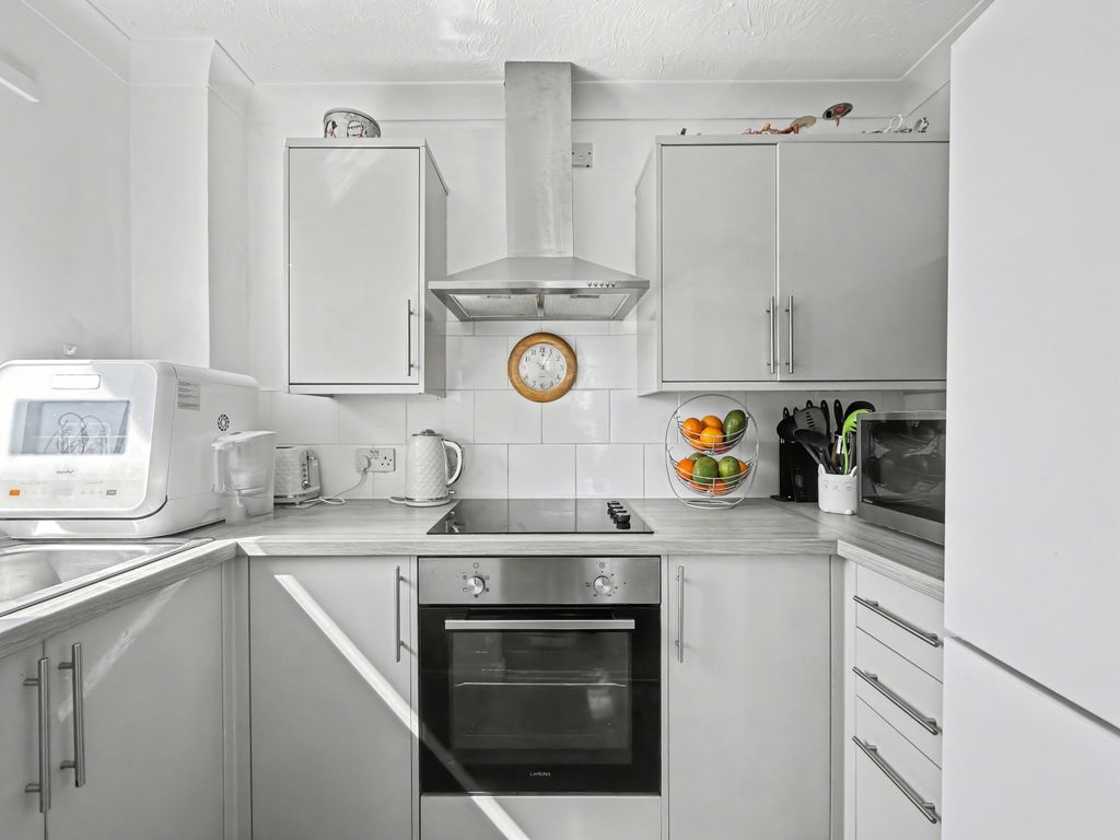 Property photo 3 of 20