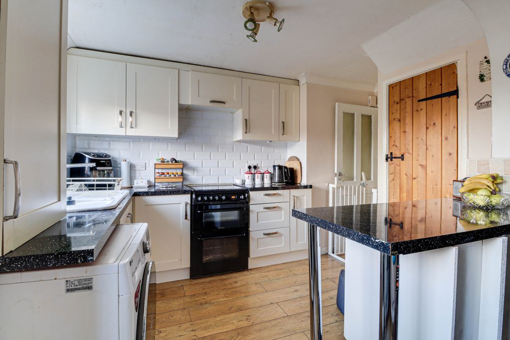 Property photo 3 of 12 Kitchen