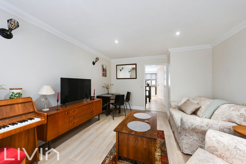 Property photo 3 of 15 Photo 3