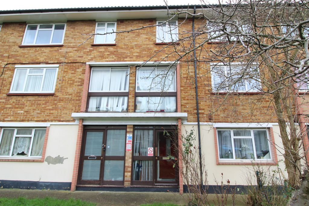 Property photo 2 of 8