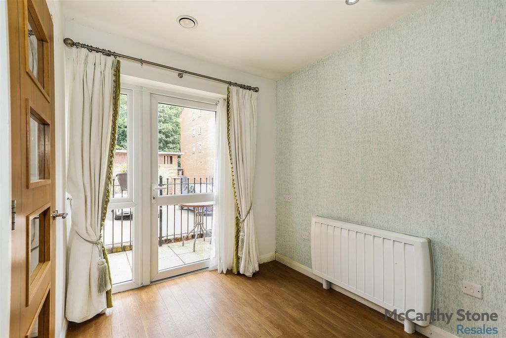 Property photo 3 of 22 Danecourt5.Jpg