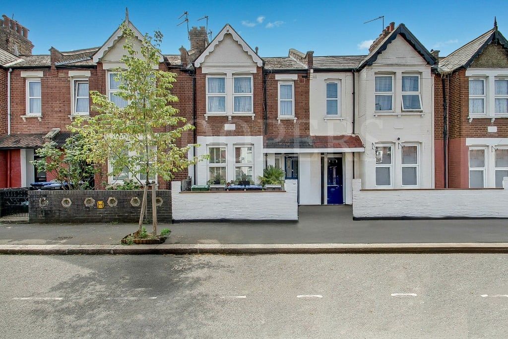 Property photo 1 of 11