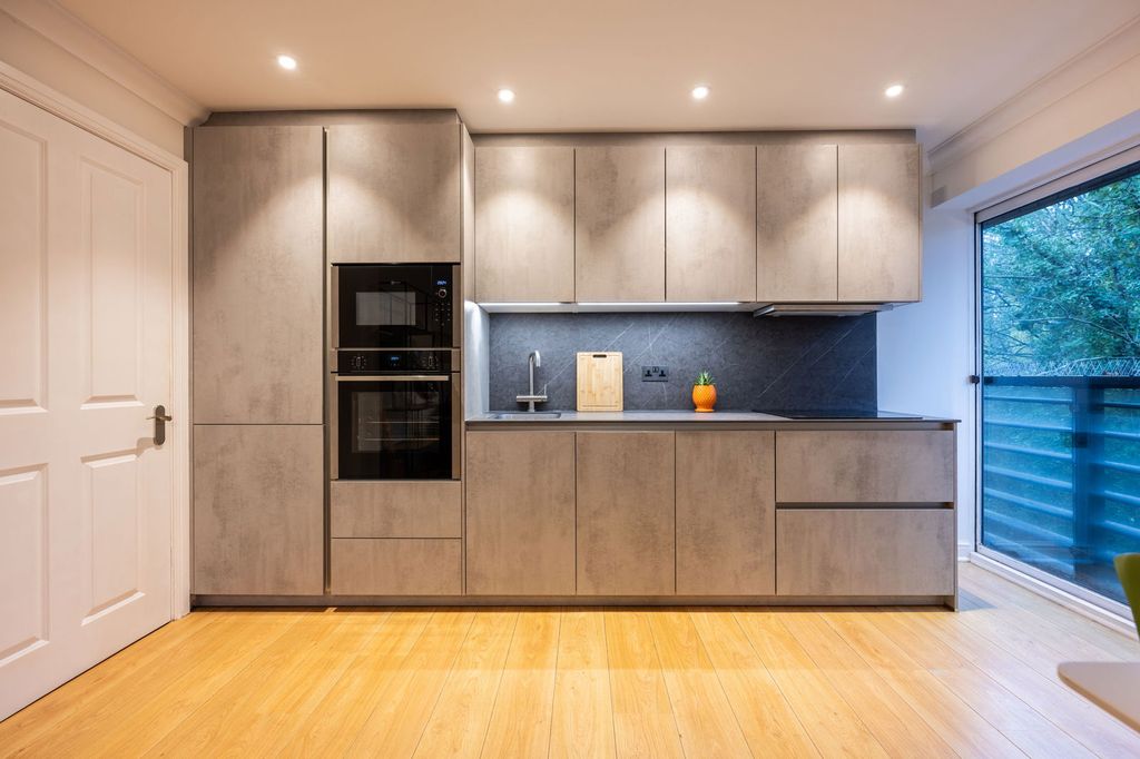 Property photo 2 of 23