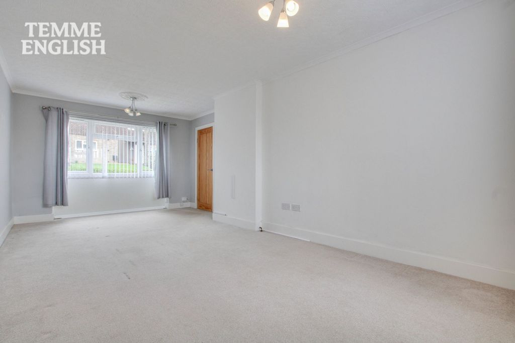 Property photo 3 of 21