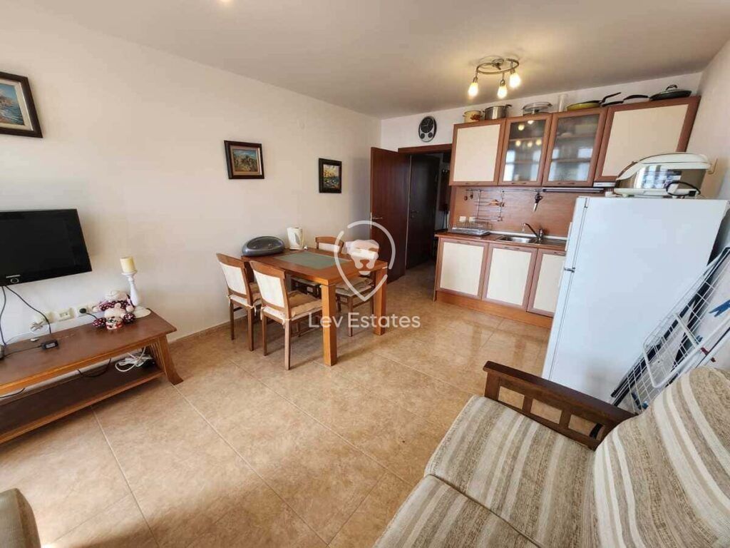 Property photo 2 of 14