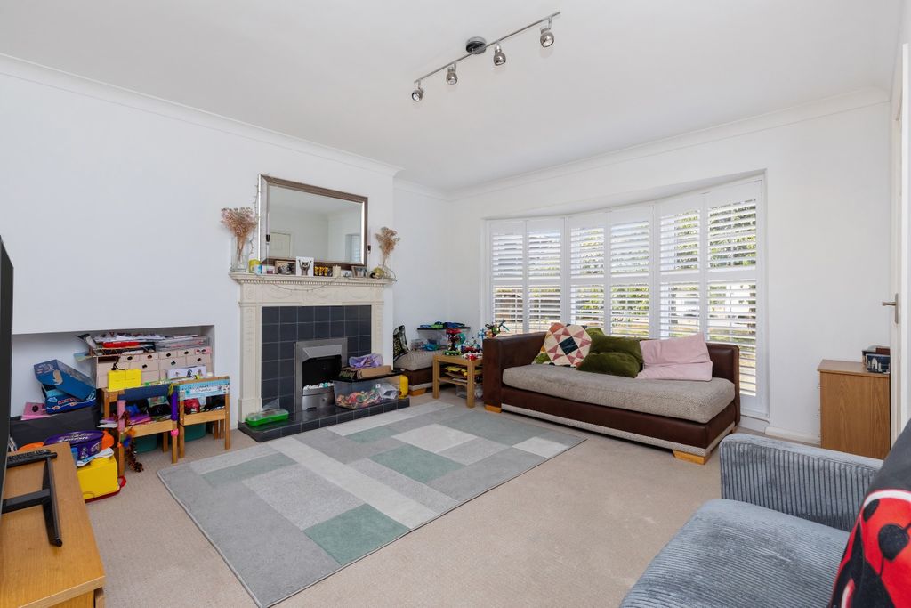 Property photo 2 of 9 5290612