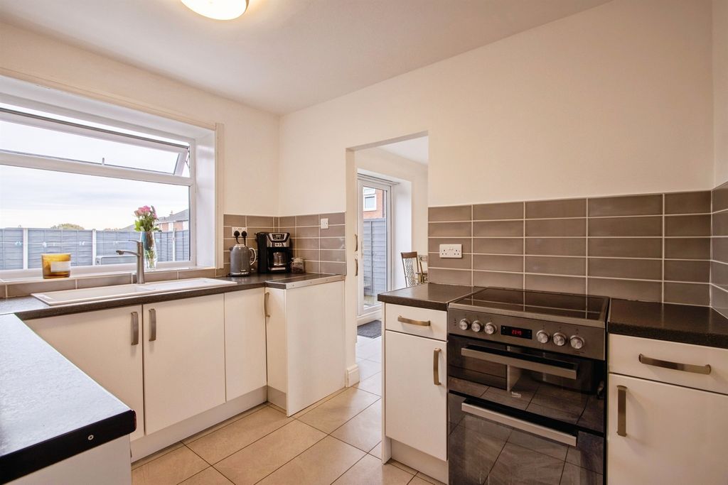 Property photo 2 of 13